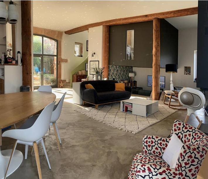 Location de vacances pour 9 personnes, avec piscine ainsi que jardin et balcon à Lachassagne - 2