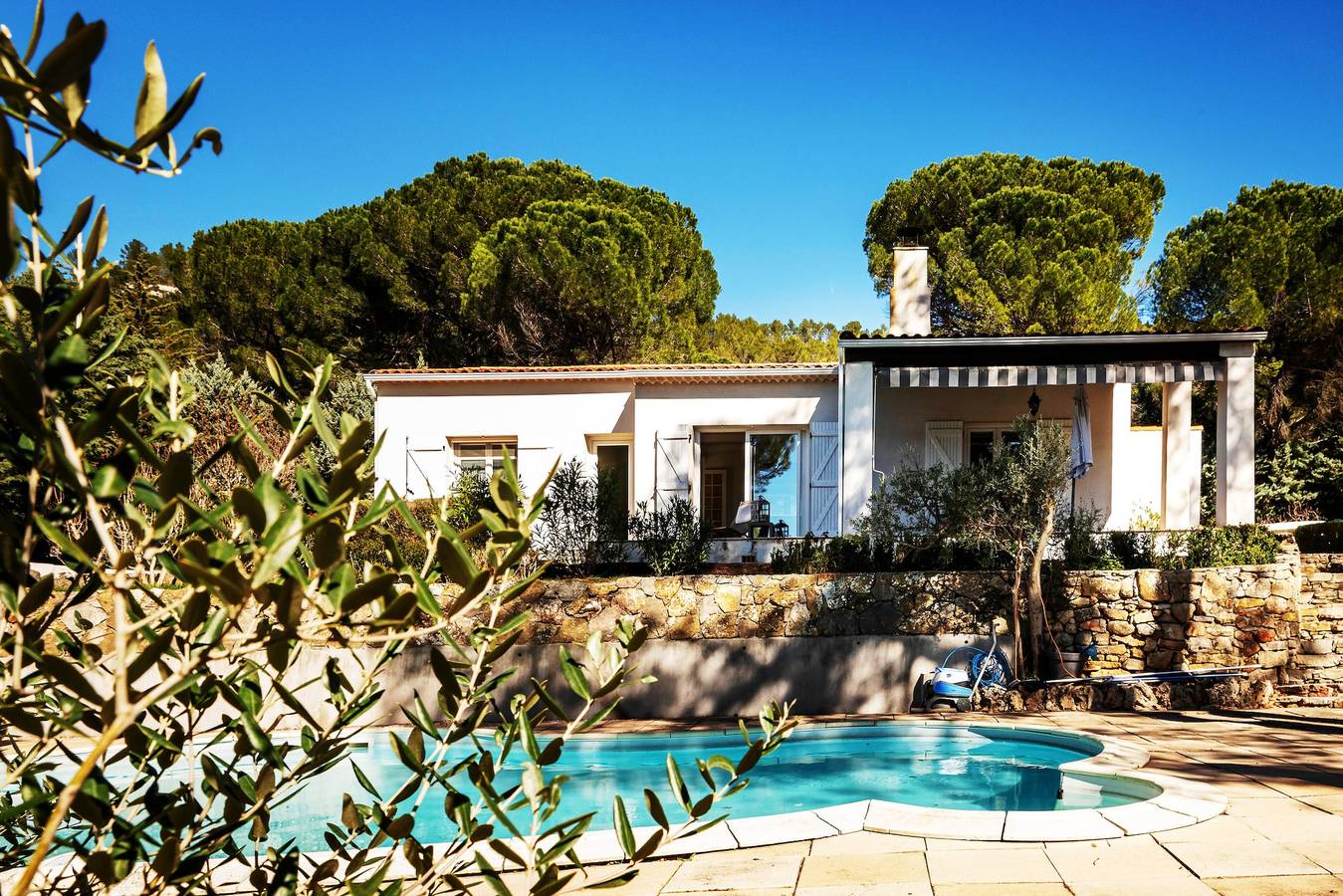 Var vacation house Villa Les Romarins with Private Pool and Enclosed Garden in Le Val, Brignoles region