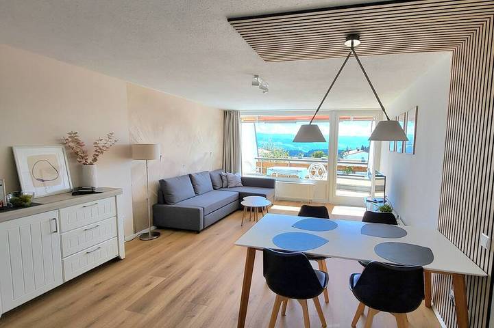 Ganze Wohnung, \"Panorama 86\" Hallenbad, Sauna & separates Schlafzimmer, Nähe Bodensee und Berge in Scheidegg, Bayerisch Schwaben