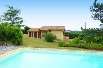 Gîte pour 4 personnes, avec jardin et balcon à Saint-Cybranet