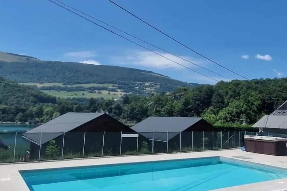 Chalet bord de lac (2A) in Laffrey, Isère