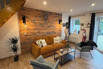 Gîte pour 5 personnes, avec sauna et jacuzzi à Équilly