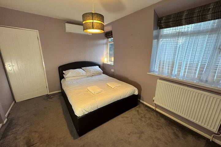 Spacious Open-Plan Modern House w/ Garden&Parking in Filton, Süd Gloucestershire