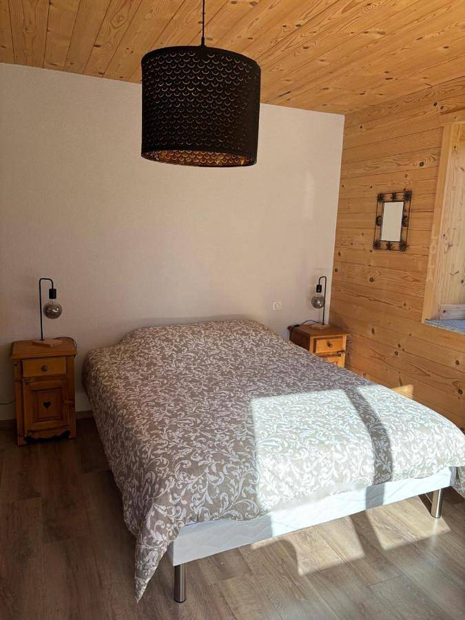 Gîte pour 6 personnes, avec terrasse et vue, animaux acceptés dans Longemaison - 2