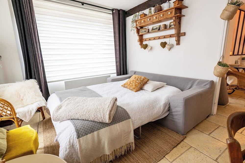 Appartement entier, Chez Laurette | Gîte Historique • 10min Versailles • 30min Paris in Marly-le-Roi, Yvelines