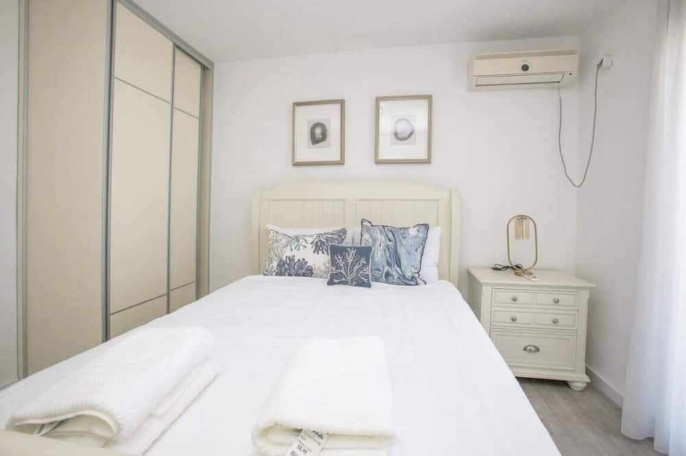 Charming 2-bedroom house in ocean views in Utjeha in Opština Ulcinj