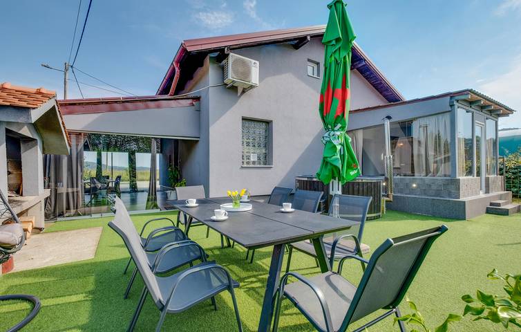Gemütliche Ferienwohnung am Fluss Korana: WLAN, Parkplatz, Terrasse und Grill in Karlovac, Karlovac und Umgebung