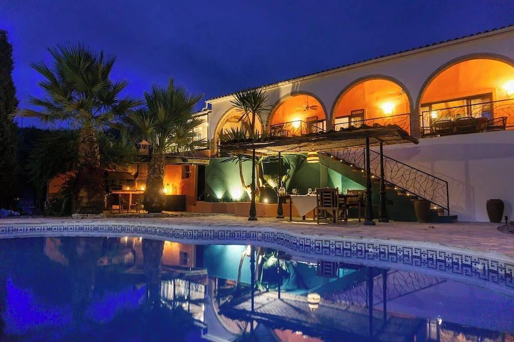 Villa Flores – Private Pool & Mountain Views in Casarabonela in Casarabonela, Sierra de las Nieves