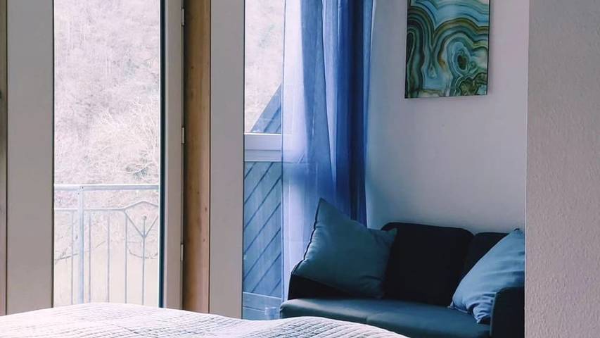 Ferienwohnung für 2 Personen, mit Balkon in Ediger-Eller