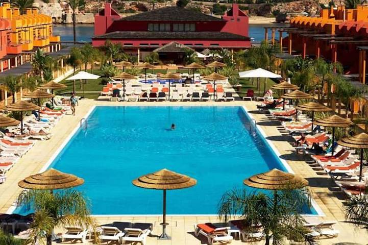 Ferienwohnung für 4 Personen, mit Garten und Pool sowie Terrasse - 1