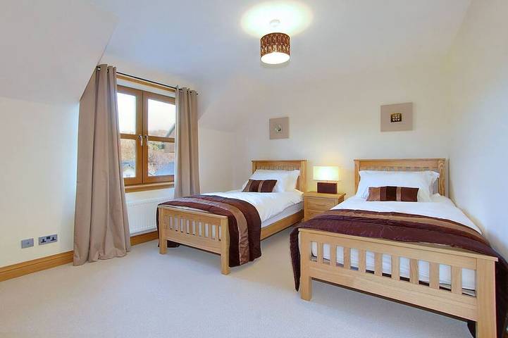 Inchlonaig House - sleeps 10 guests  in 5 bedrooms in Dumfries und Galloway