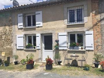 Gîte pour 4 personnes, avec jardin ainsi que terrasse et vue à Castres