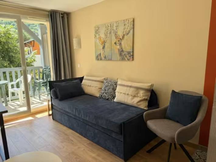 Entire apartment, Apartment 'Bel Appartement À Saint-lary-soulan' with Mountain View and Shared Pool in Saint-Lary-Soulan, Pyrenees National Park