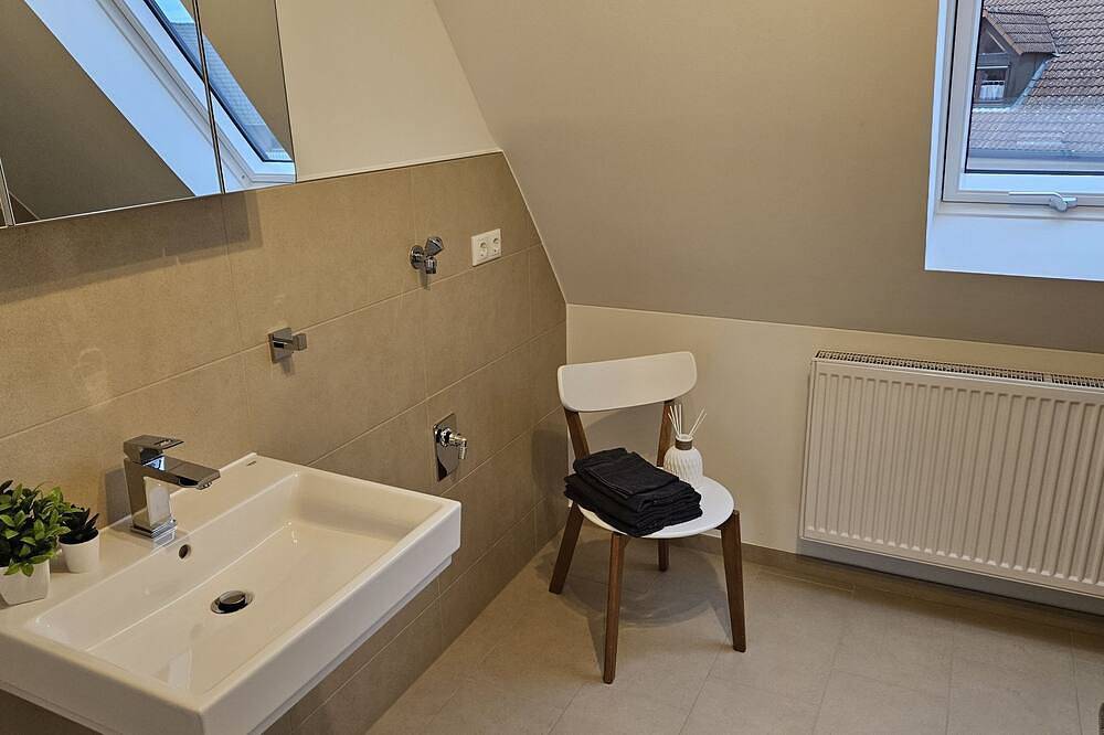 Ganze Wohnung, Ferienwohnung Two Bamberg - modern in ruhiger Lage in Hallstadt, Fränkisches Weinland