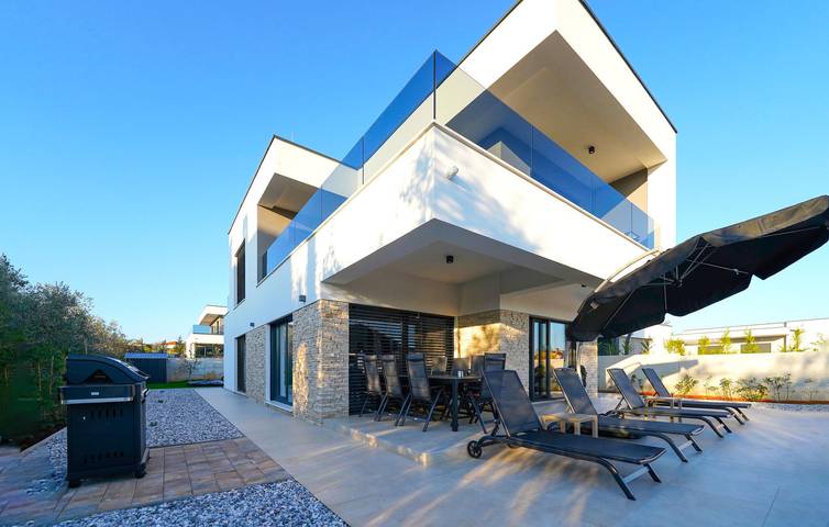 Ferienhaus für 8 Personen, mit Pool und Terrasse, mit Haustier - 1