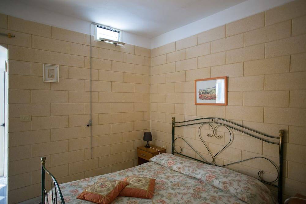 Love nest with double panoramic sea view with unforgettable sunrise in Novaglie, Lecce Province