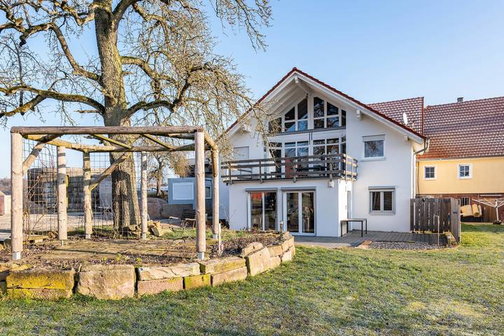Ferienwohnung für 5 Personen, mit Garten im Odenwald