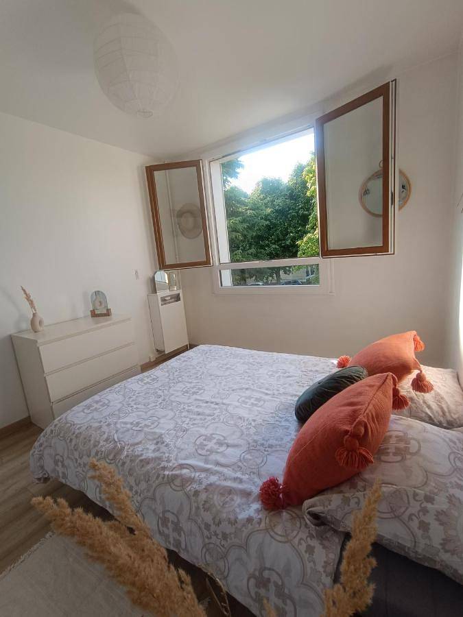 Appartement de vacances entier, Double Room with Garden View in Chevilly-Larue, Val-de-Marne