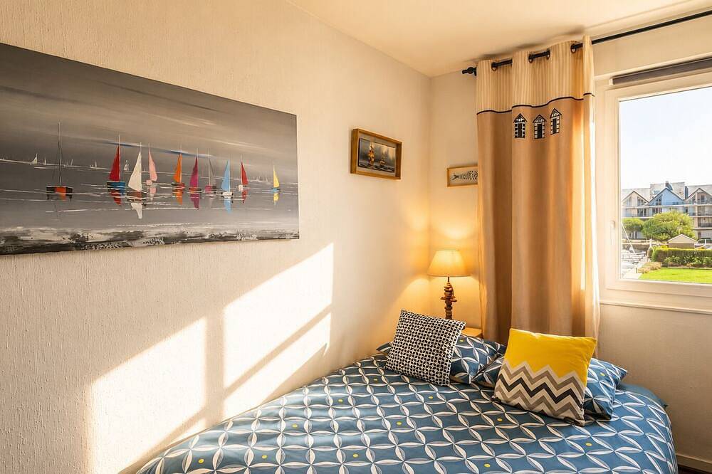 Appartement entier, Triplex magnifique vue mer et bassin marina depuis le balcon, proche du centre in Deauville, Région de Lisieux