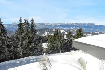 Gîte pour 12 personnes, avec balcon et piscine dans Le Collet d'Allevard