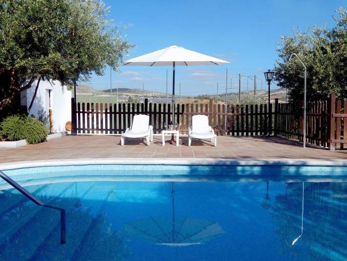 Maison de campagne pour 10 personnes, avec piscine ainsi que jardin et vue à Baena - 4