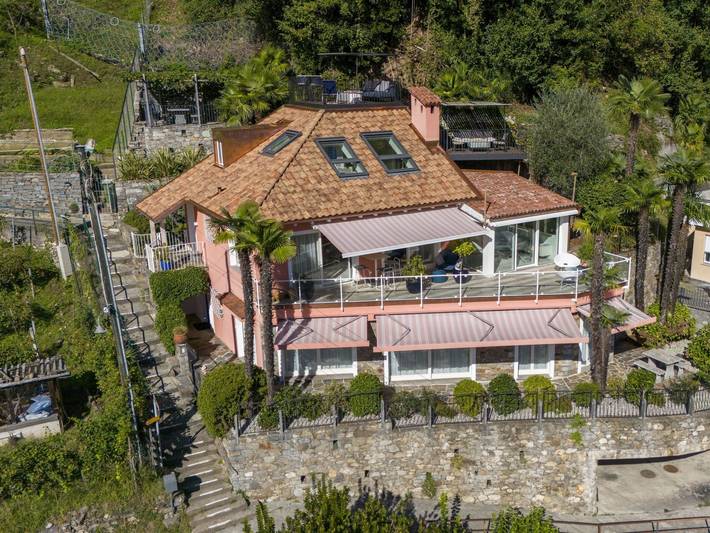 Ferienwohnung für 4 Personen, mit Terrasse und Ausblick sowie Seeblick in Locarno