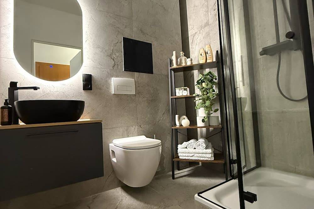 Ganze Wohnung, Moderne 2-Zi.-Whg. zentral, stilvoll, Wlan, Parkplatz, für 4 Pers. ideal. in Zschopau, Erzgebirge