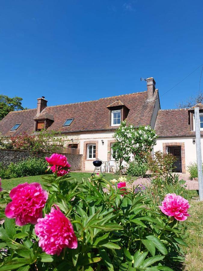 Location de vacances pour 5 personnes, avec terrasse et jardin à Boissy-lès-Perche