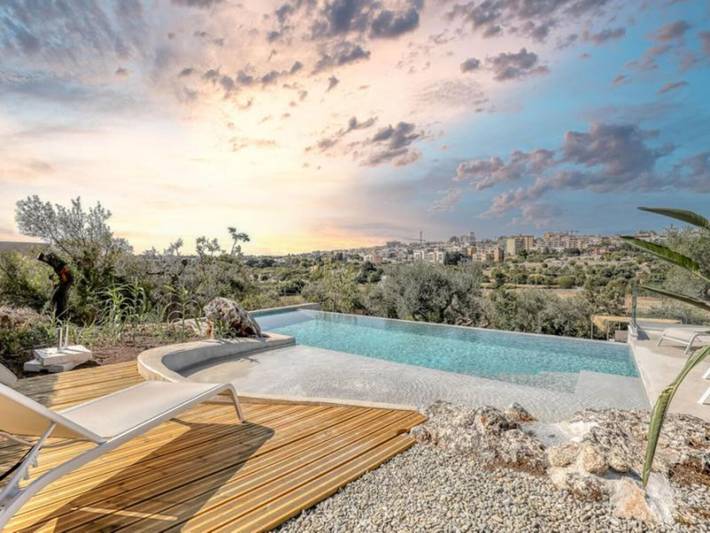 Villa 'Borgo Trulli 1817' with Private Pool, Wi-Fi and Air Conditioning in Putignano, Bari Province