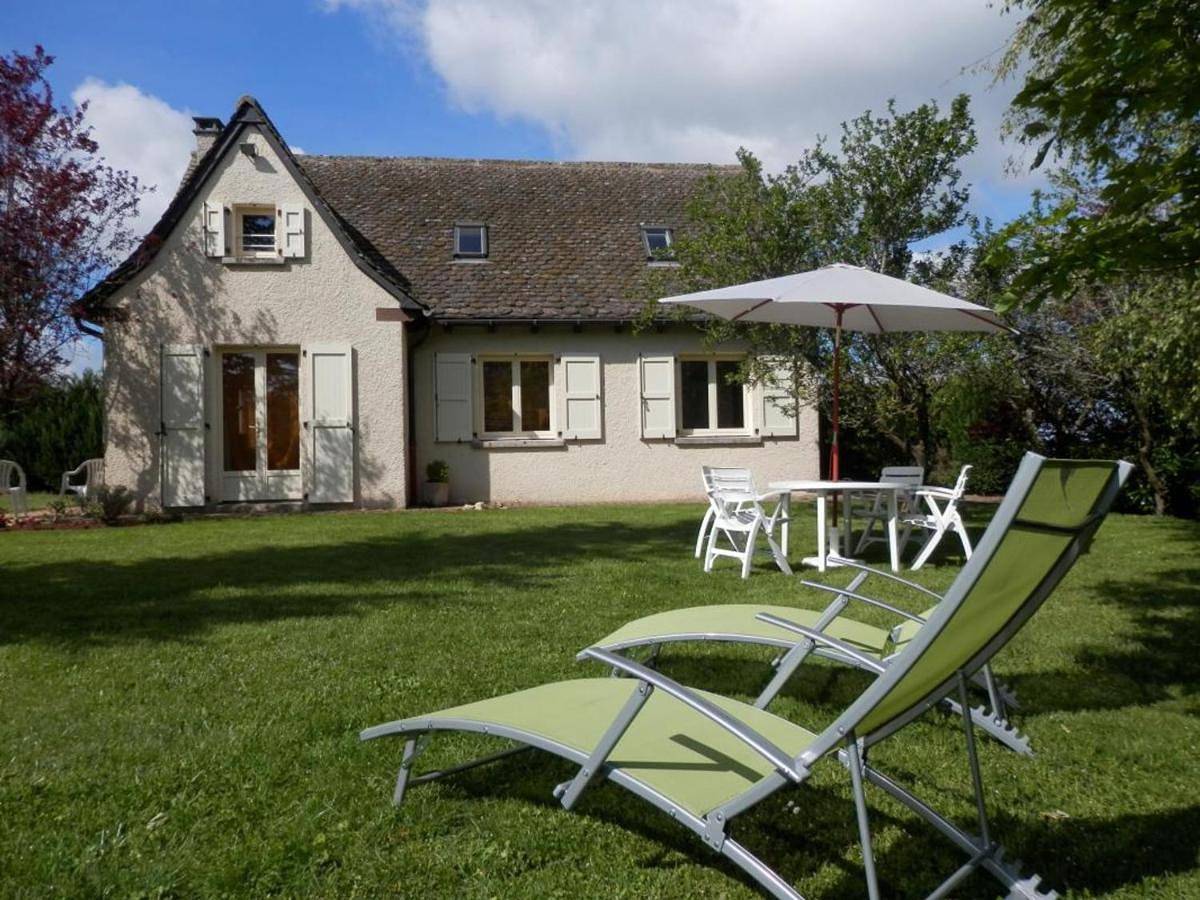 Holiday Home in Sériers, Neuvéglise-sur-Truyère