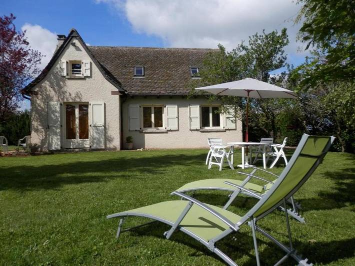 Location de vacances pour 4 personnes, avec jardin dans Sériers