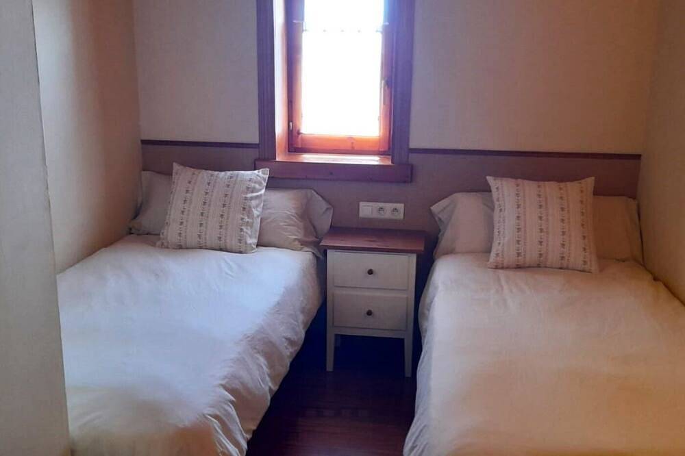 Townhouse 3 rooms Pool, Fireplace, Garden & Dryer in Palau-de-Cerdagne, Prades region