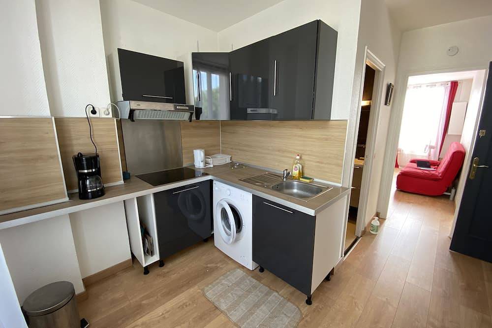 Appartement entier, Appartement F2 location vacances à proximité de Paris, Orly et Rungis in Fresnes, Val-de-Marne