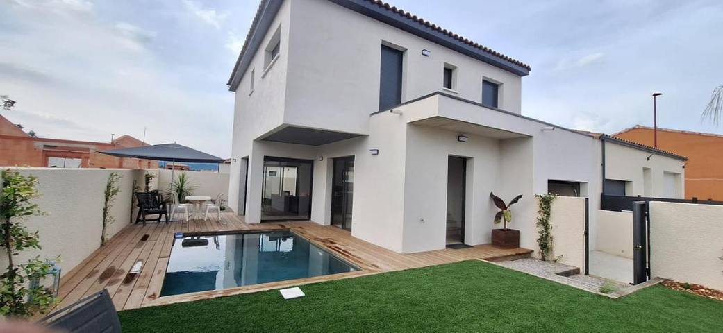 Villa pour 8 personnes, avec balcon et piscine - 1