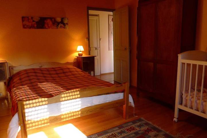 Location de vacances pour 6 personnes, avec jardin et terrasse à La Tour-d'Auvergne - 3