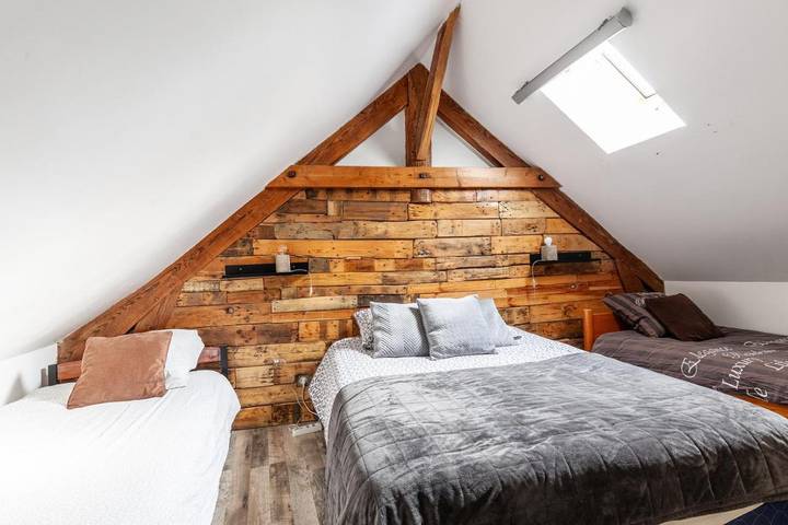 Gîte pour 4 personnes, avec jardin dans Saint-Escobille