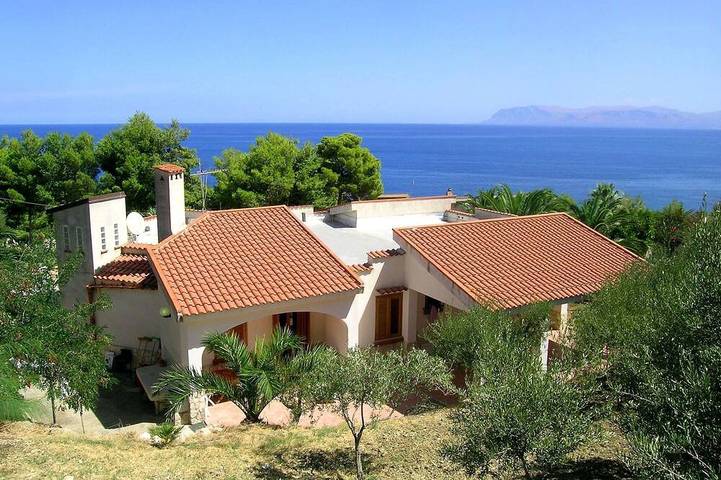 Villa pour 6 personnes, avec terrasse et jardin - 1