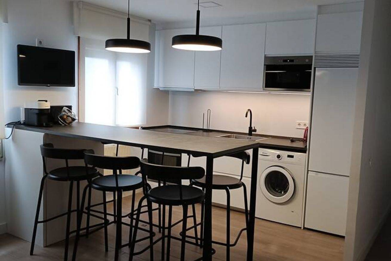 Appartement entier, Bright Apt w/ Wi-Fi Dishwasher Washer Near Attractions in Luarca, Valdés
