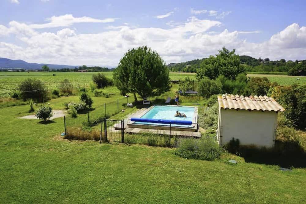 Drôme, Gîte dans maison de campagne, terrasse et piscine, pas de vis à vis. in Allex, Région de Die