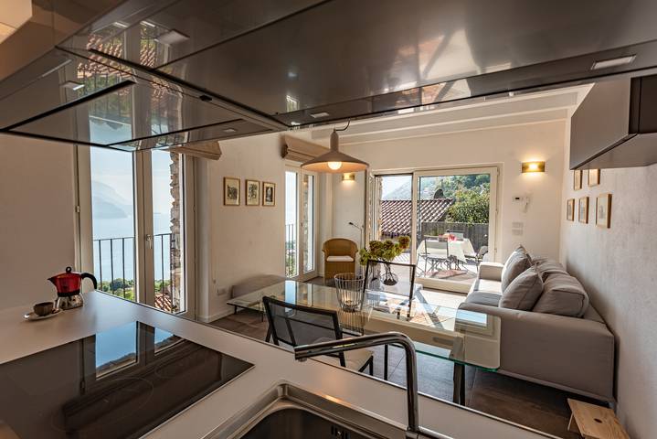 Ferienhaus für 5 Personen, mit Balkon und Terrasse sowie Seeblick und Ausblick in Comune di San Siro - 3