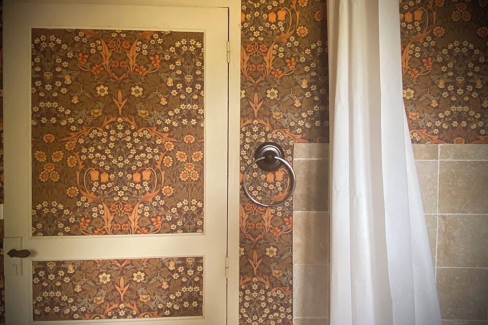 Enchanting 1-bedroom castle in Vic-Fezensac welcomes you to stay in Vic-Fezensac, Gers