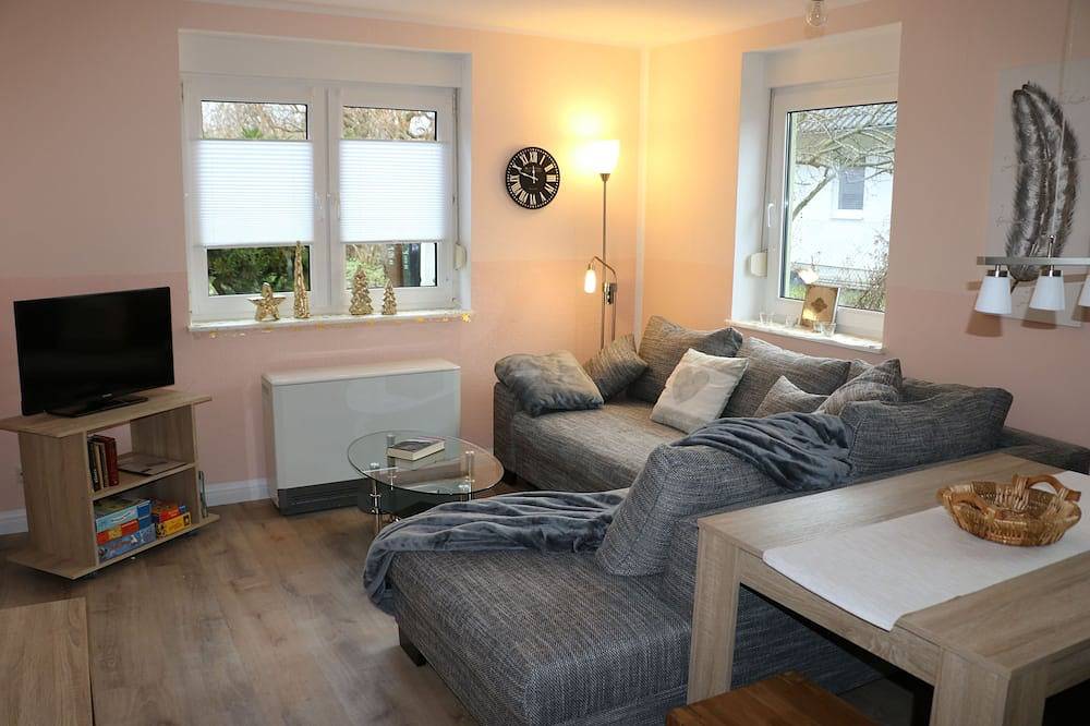 Ganze Wohnung, Ferienwohnung Garten - Frühstück in der Morgensonne - Ferienwohnungen Polchow - in Polchow, Glowe