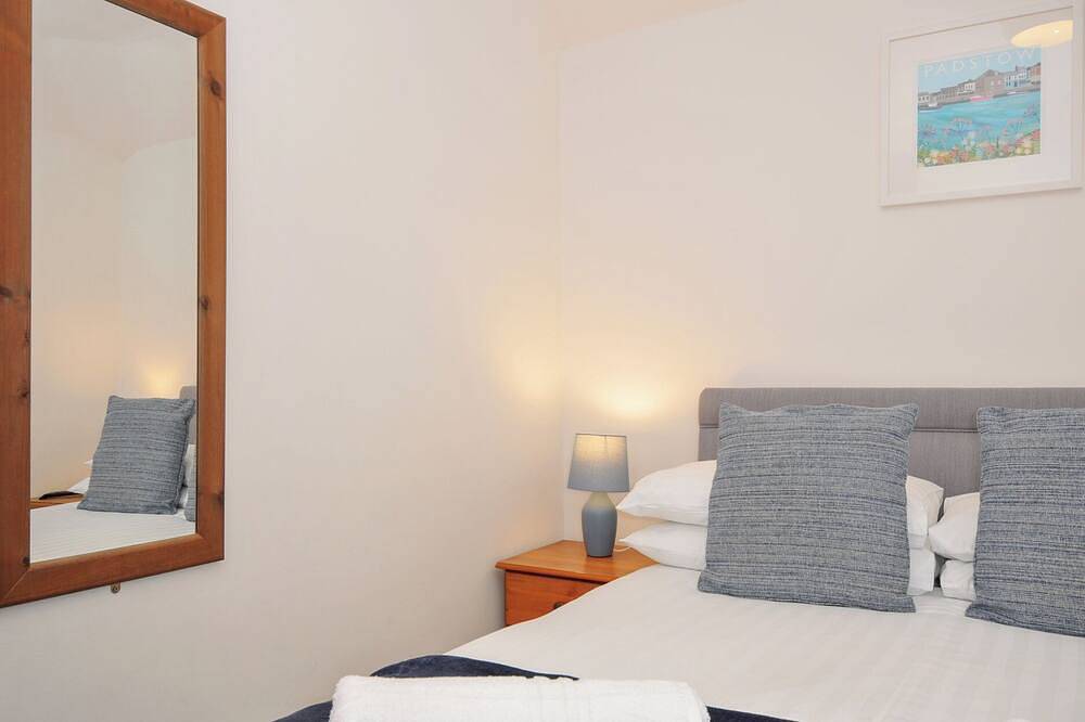 Norvys, pet friendly, country holiday cottage in Bossiney in Tintagel, Pentire Point - Widemouth