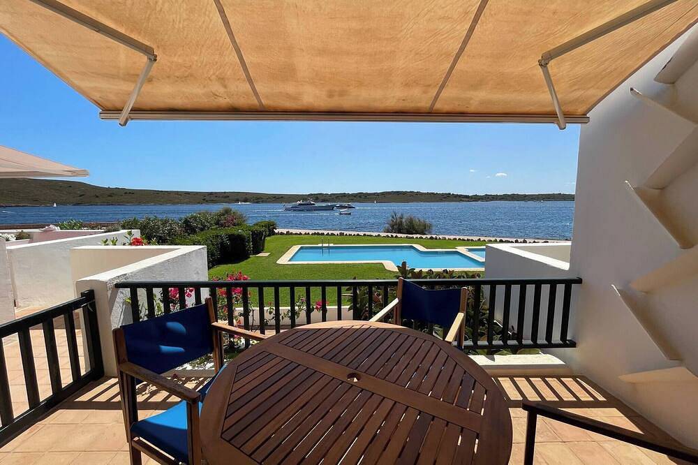 Apartamento entero, Apartamento en primera línea de mar in Fornells, Es Mercadal