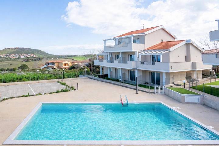 Ferienwohnung für 4 Personen, mit Balkon und Balkon/Terrasse sowie Pool