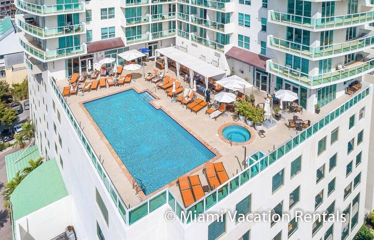 Vacation rental for 2 people, with balcony and hot tub in Coconut Grove