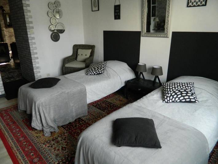 Chambre d’hôte pour 2 personnes, avec terrasse ainsi que jardin et piscine dans les Deux-Sèvres - 2