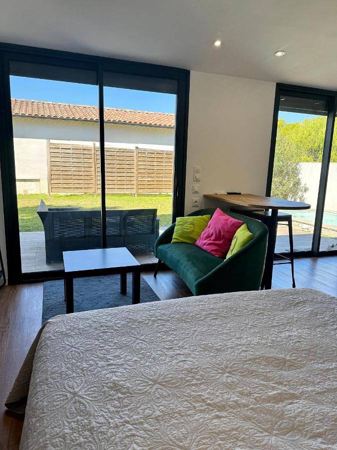 Location de vacances pour 2 personnes, avec jardin et piscine, animaux acceptés à Althen-des-Paluds - 3
