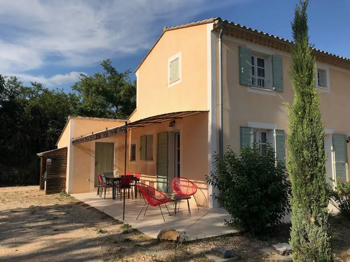 House 'La Bastide de l'Olivier' with Provençal Charm and Private Pool at the Foot of Ventoux