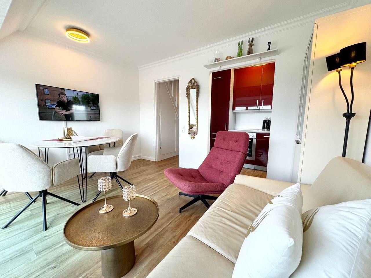 Ganze Wohnung, Schöne Ober- und Dachgeschoss-Wohnung mit Süd-Balkon in modernem Stil in Nordfriesische Inseln (Schleswig-Holstein), Wenningstedt